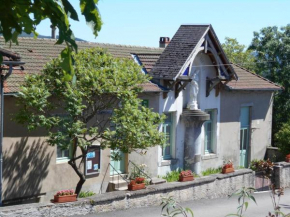 Retraite en Montagne Bourbonnaise: Gîte Convivial pour 14 Pers., Proche Loisirs et Nature - FR-1-489-343